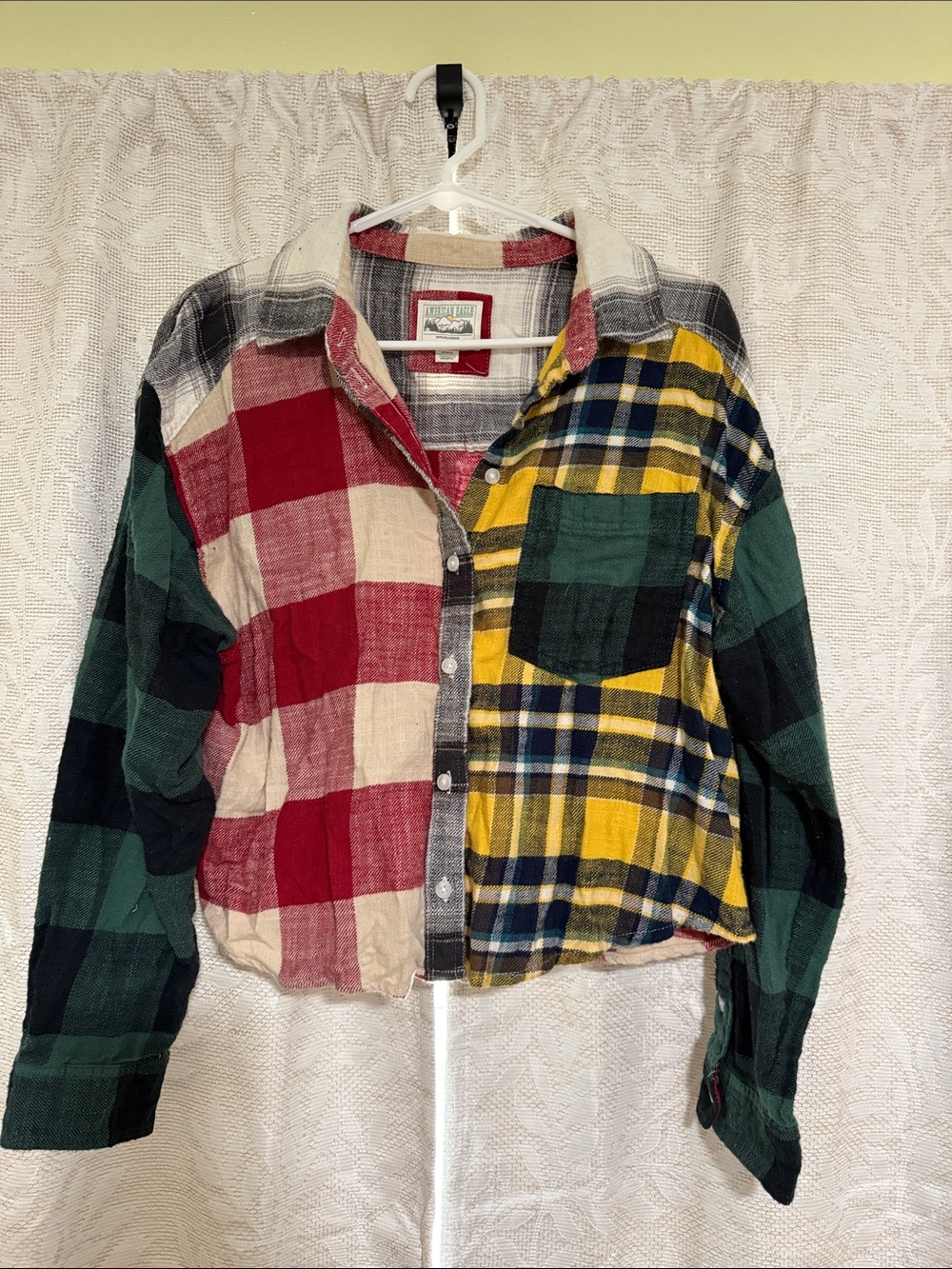 American Eagle Outfitters Red, Cream, Gray Plaid Flannel Shirt